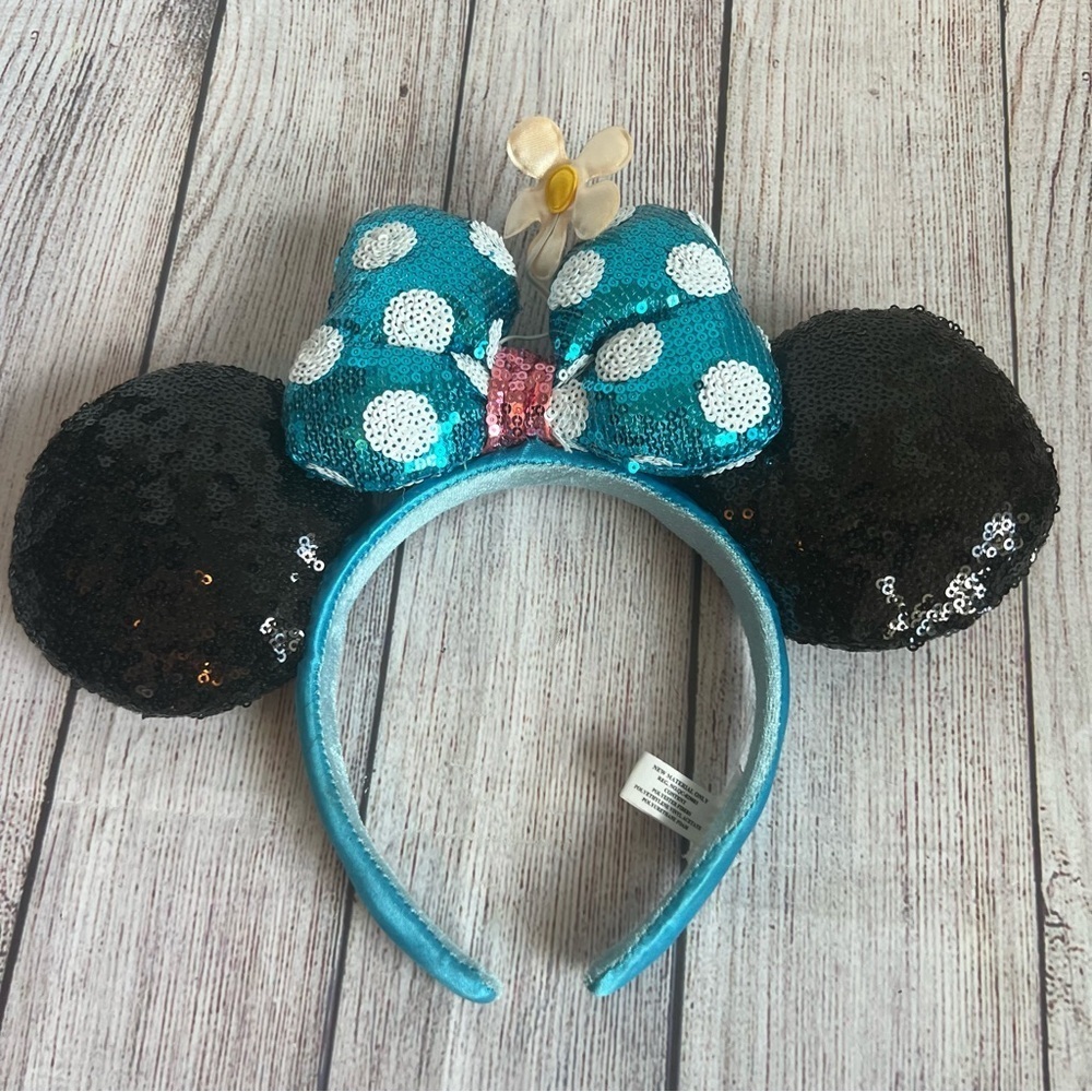 Walt Disney Parks Daisy Ears Headband